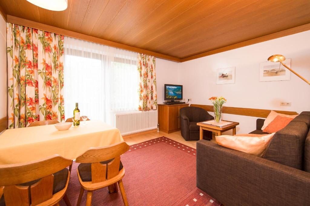 Gaestehaus Haffner Hotel Zell am See Room photo