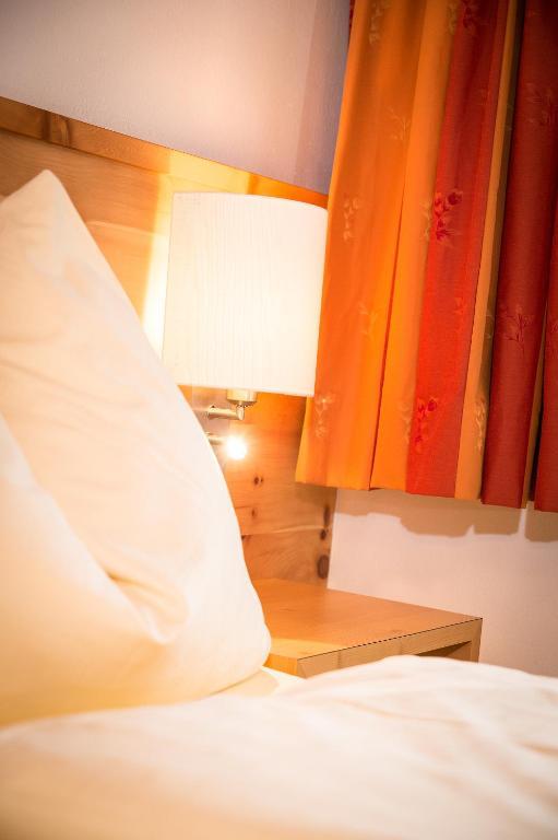 Gaestehaus Haffner Zell am See Room photo