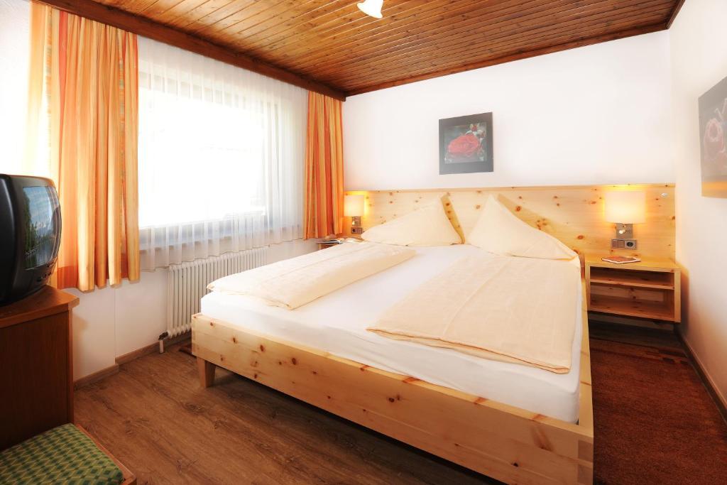 Gaestehaus Haffner Zell am See Room photo